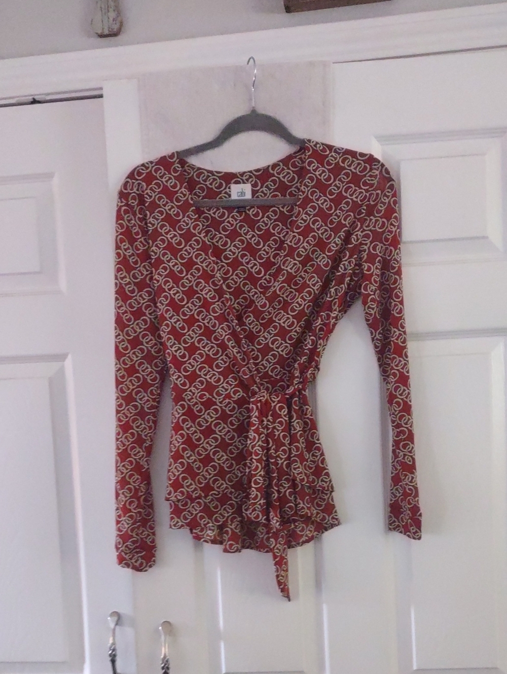 cabi Red Patterned Long-Sleeve Tie-Waist Top Size Xs